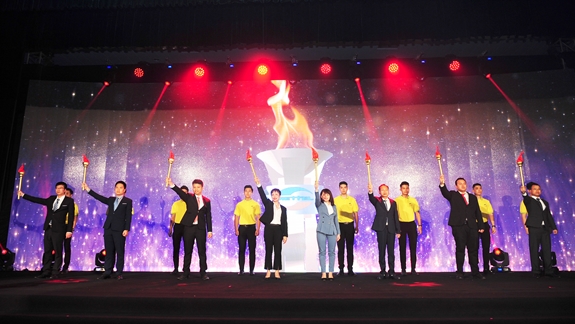 8 cá nhân xuất sắc trong lễ tuyên dương.